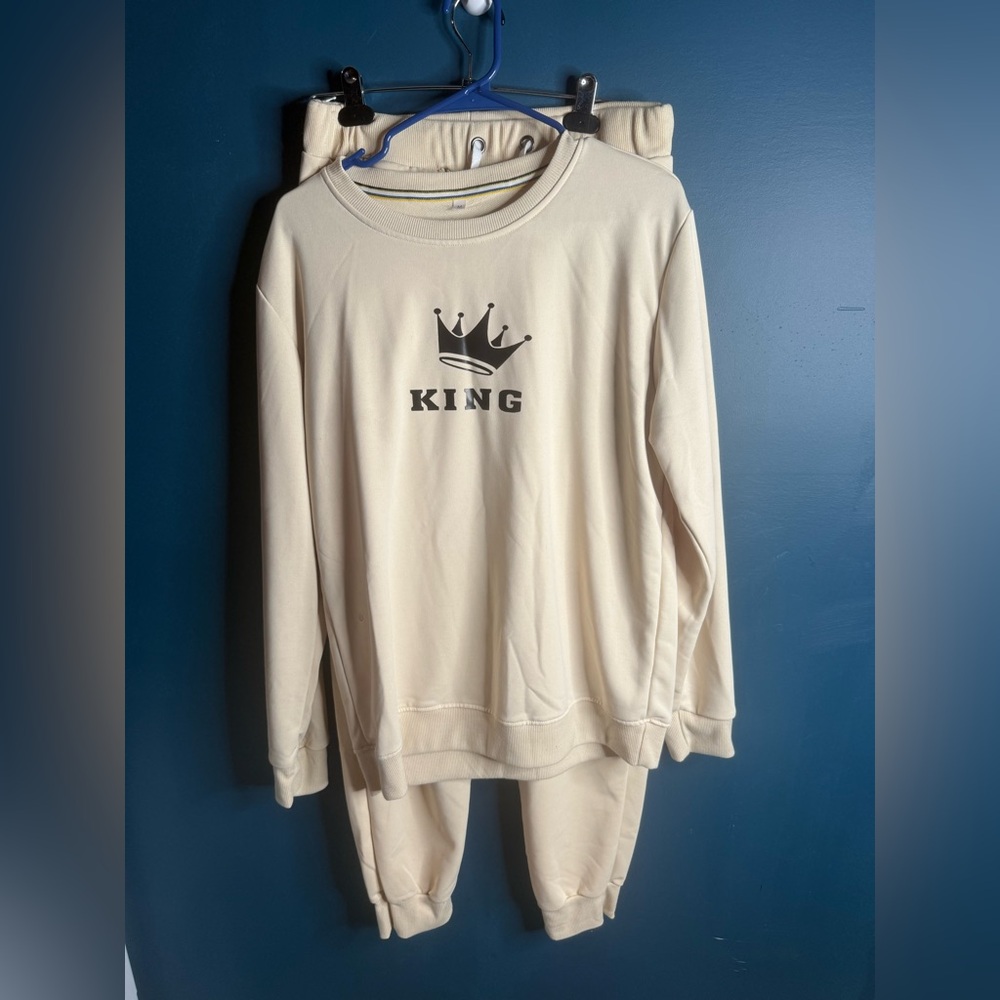 Cream King Sweatshirt and Joggers Set